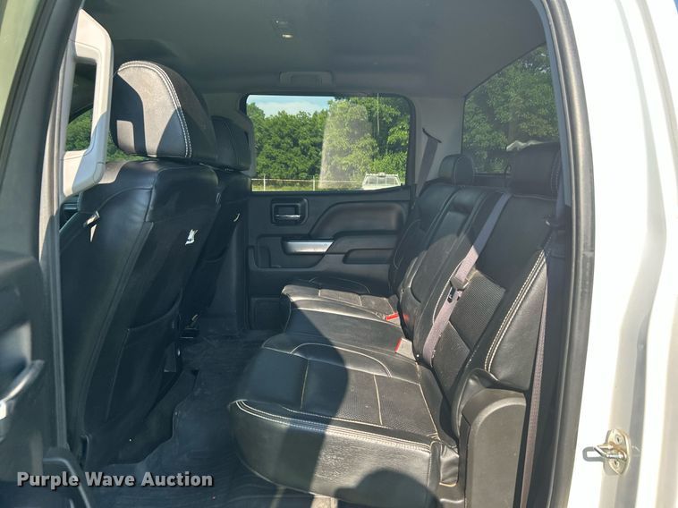 image for item DI7933 2017 Chevrolet Silverado 1500  Crew Cab pickup truck