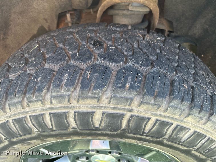 image for item DI7933 2017 Chevrolet Silverado 1500  Crew Cab pickup truck