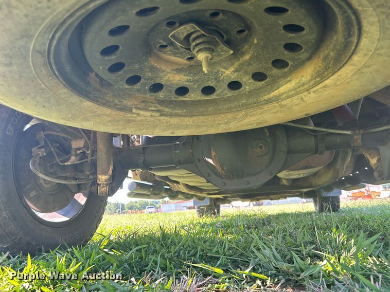 image for item DI7933 2017 Chevrolet Silverado 1500  Crew Cab pickup truck