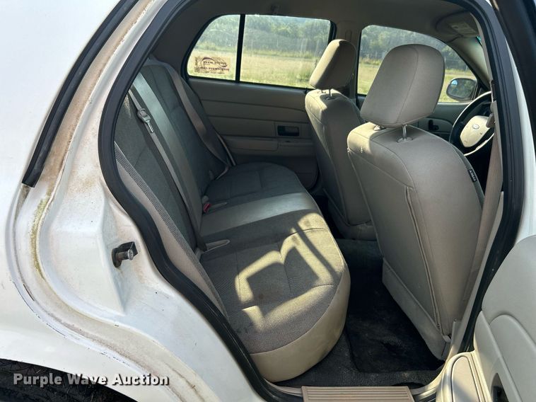 image for item DI7935 2009 Ford Crown Victoria Police Interceptor