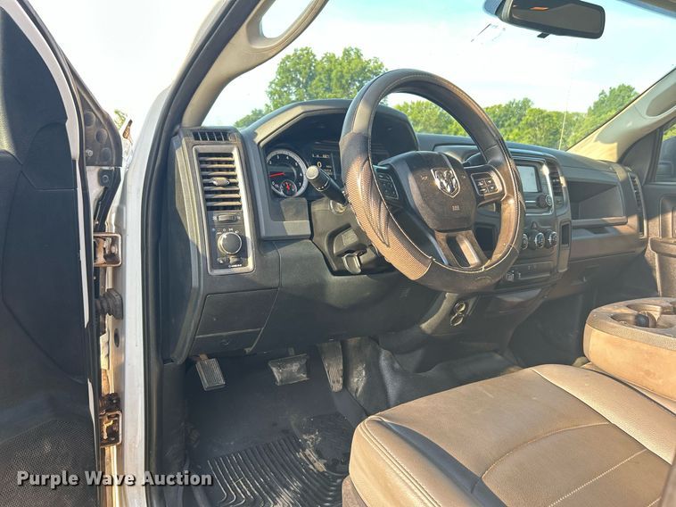 image for item DI7937 2015 Dodge Ram 2500  Crew Cab pickup truck