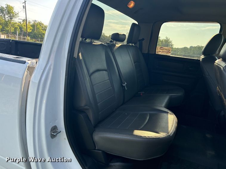 image for item DI7937 2015 Dodge Ram 2500  Crew Cab pickup truck