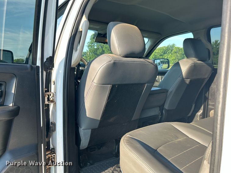 image for item DI7937 2015 Dodge Ram 2500  Crew Cab pickup truck