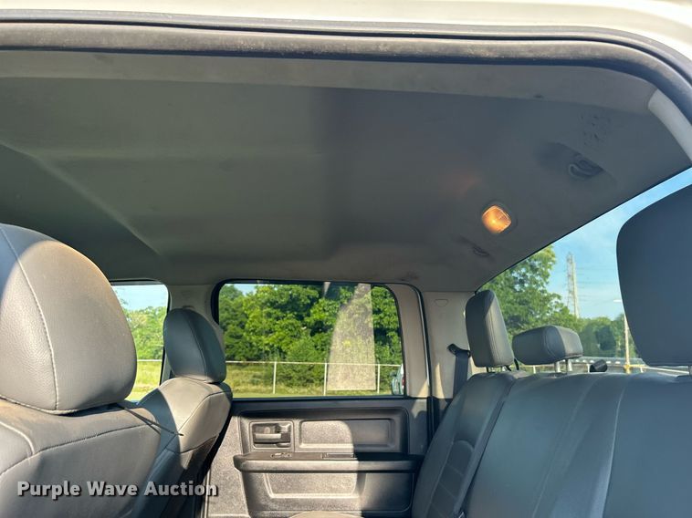 image for item DI7937 2015 Dodge Ram 2500  Crew Cab pickup truck