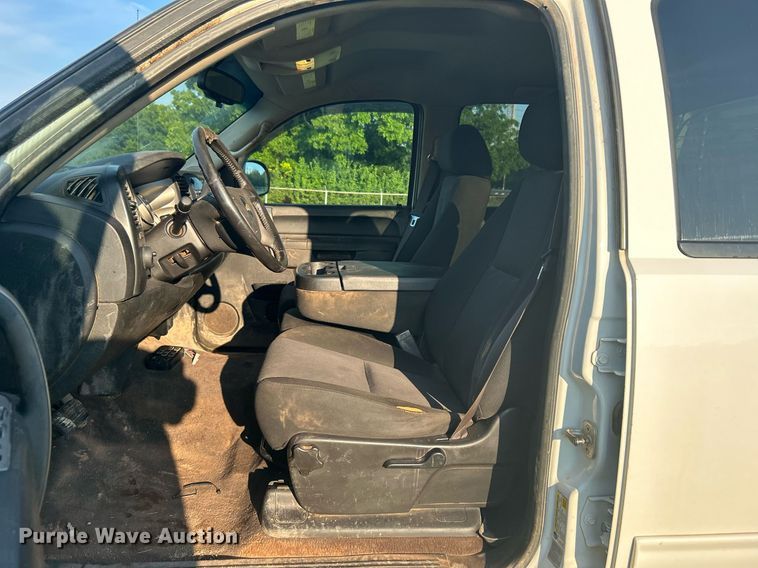 image for item DI7938 2013 Chevrolet Silverado 1500  Crew Cab pickup truck