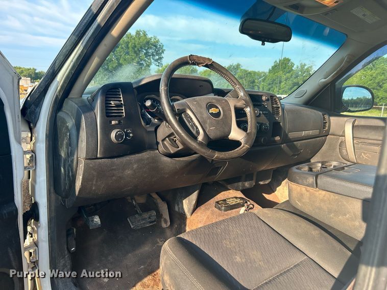 image for item DI7938 2013 Chevrolet Silverado 1500  Crew Cab pickup truck