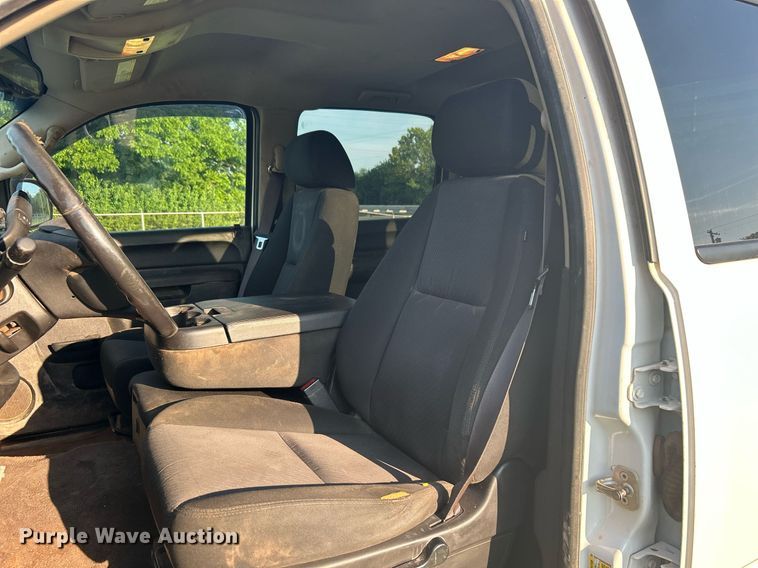 image for item DI7938 2013 Chevrolet Silverado 1500  Crew Cab pickup truck