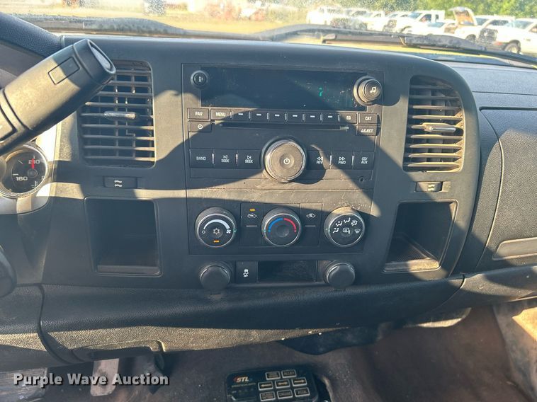 image for item DI7938 2013 Chevrolet Silverado 1500  Crew Cab pickup truck