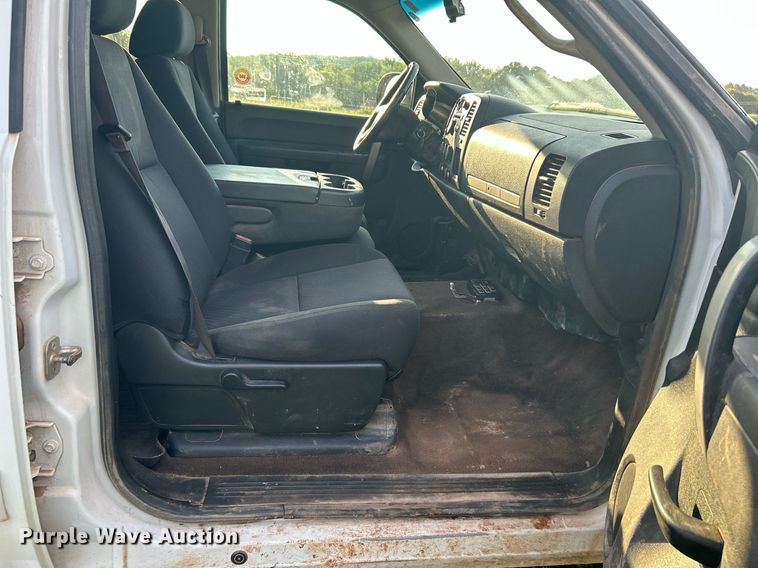 image for item DI7938 2013 Chevrolet Silverado 1500  Crew Cab pickup truck