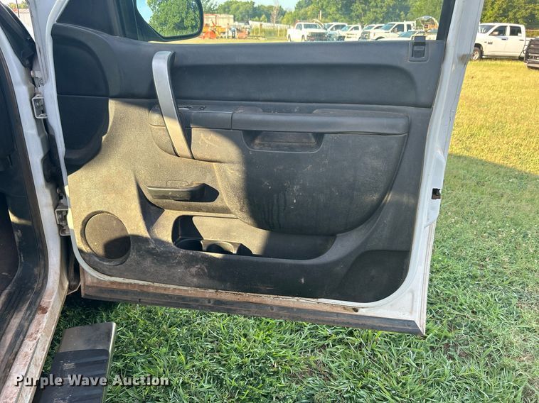 image for item DI7938 2013 Chevrolet Silverado 1500  Crew Cab pickup truck