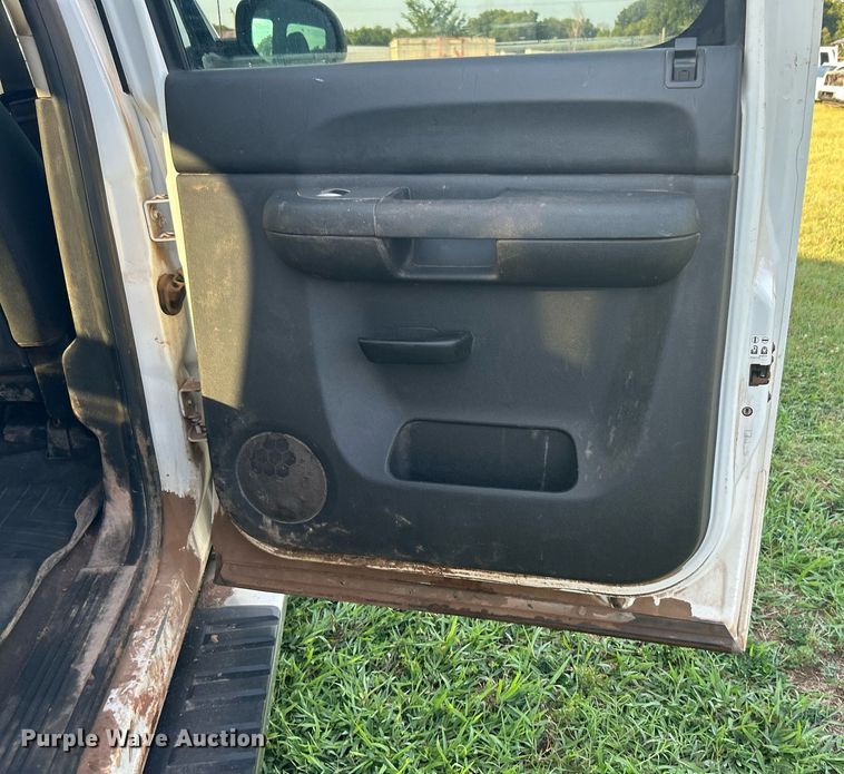 image for item DI7938 2013 Chevrolet Silverado 1500  Crew Cab pickup truck