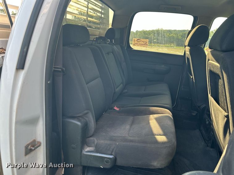 image for item DI7938 2013 Chevrolet Silverado 1500  Crew Cab pickup truck