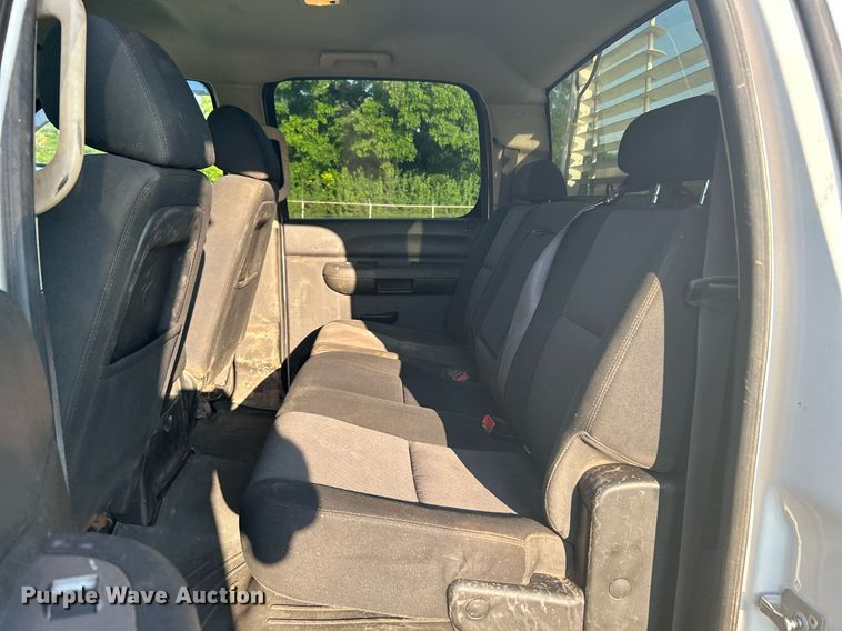 image for item DI7938 2013 Chevrolet Silverado 1500  Crew Cab pickup truck