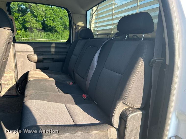 image for item DI7938 2013 Chevrolet Silverado 1500  Crew Cab pickup truck