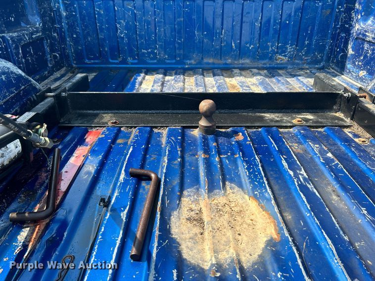 image for item DI7941 2004 GMC Sierra 2500HD  Crew Cab pickup truck