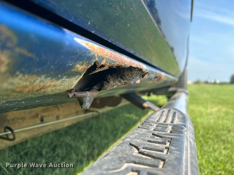 image for item DI7941 2004 GMC Sierra 2500HD  Crew Cab pickup truck