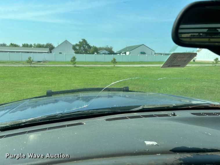 image for item DI7941 2004 GMC Sierra 2500HD  Crew Cab pickup truck