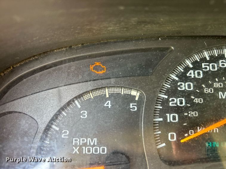 image for item DI7941 2004 GMC Sierra 2500HD  Crew Cab pickup truck