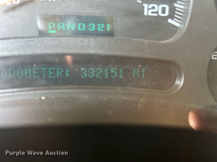 image for item DI7941 2004 GMC Sierra 2500HD  Crew Cab pickup truck