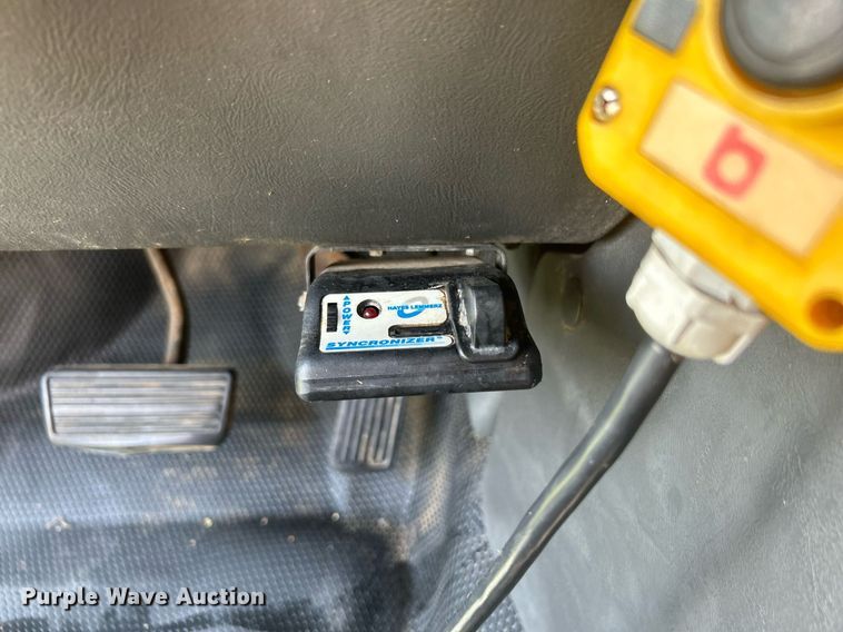 image for item DI7941 2004 GMC Sierra 2500HD  Crew Cab pickup truck