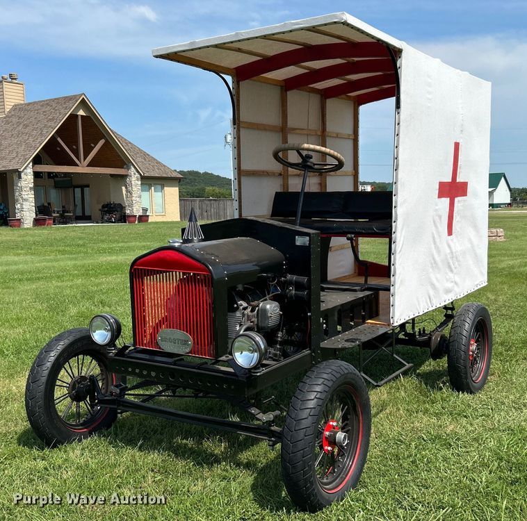 image for item DI7943 1998 Cushman 3W Flatbed Model T Replica  utility vehicle