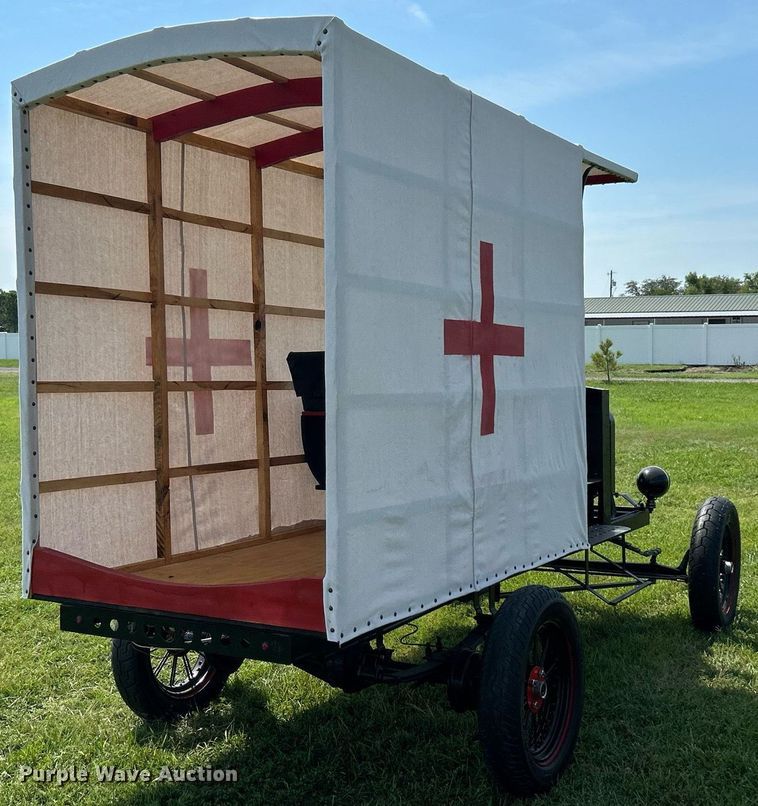 image for item DI7943 1998 Cushman 3W Flatbed Model T Replica  utility vehicle