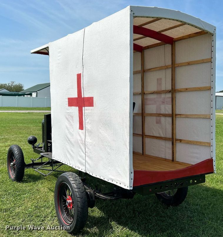 image for item DI7943 1998 Cushman 3W Flatbed Model T Replica  utility vehicle