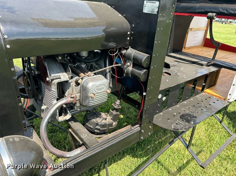 image for item DI7943 1998 Cushman 3W Flatbed Model T Replica  utility vehicle