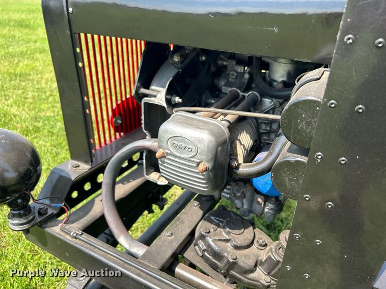 image for item DI7943 1998 Cushman 3W Flatbed Model T Replica  utility vehicle