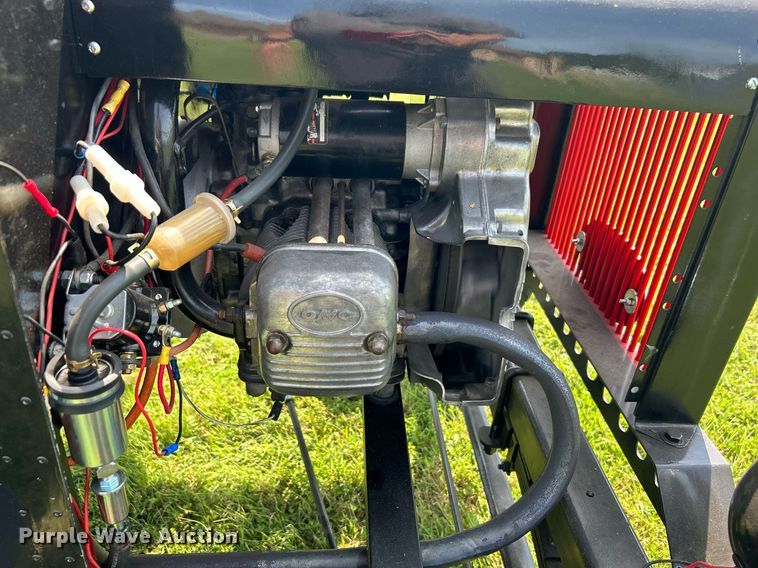 image for item DI7943 1998 Cushman 3W Flatbed Model T Replica  utility vehicle