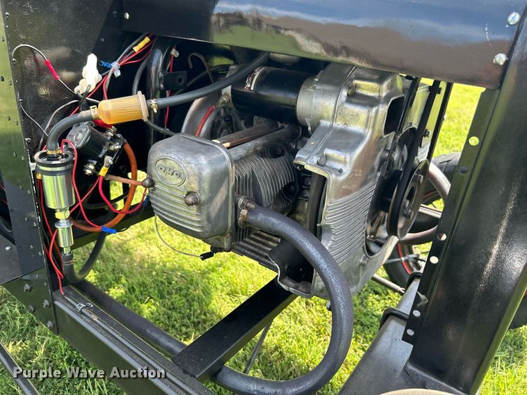 image for item DI7943 1998 Cushman 3W Flatbed Model T Replica  utility vehicle