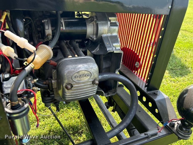 image for item DI7943 1998 Cushman 3W Flatbed Model T Replica  utility vehicle