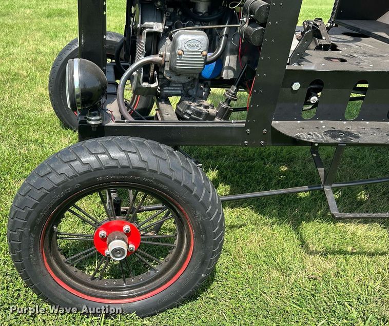 image for item DI7943 1998 Cushman 3W Flatbed Model T Replica  utility vehicle