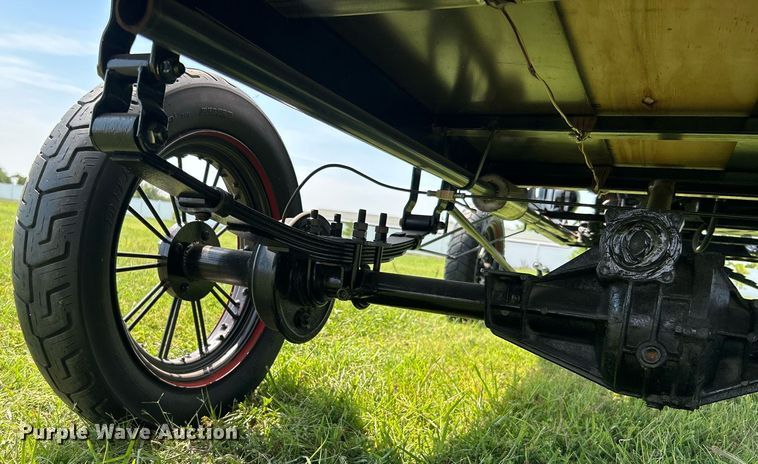 image for item DI7943 1998 Cushman 3W Flatbed Model T Replica  utility vehicle