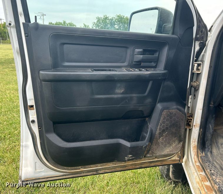 image for item DI7947 2015 Dodge Ram 2500  Crew Cab pickup truck