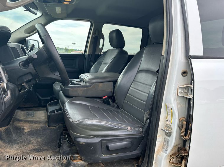 image for item DI7947 2015 Dodge Ram 2500  Crew Cab pickup truck