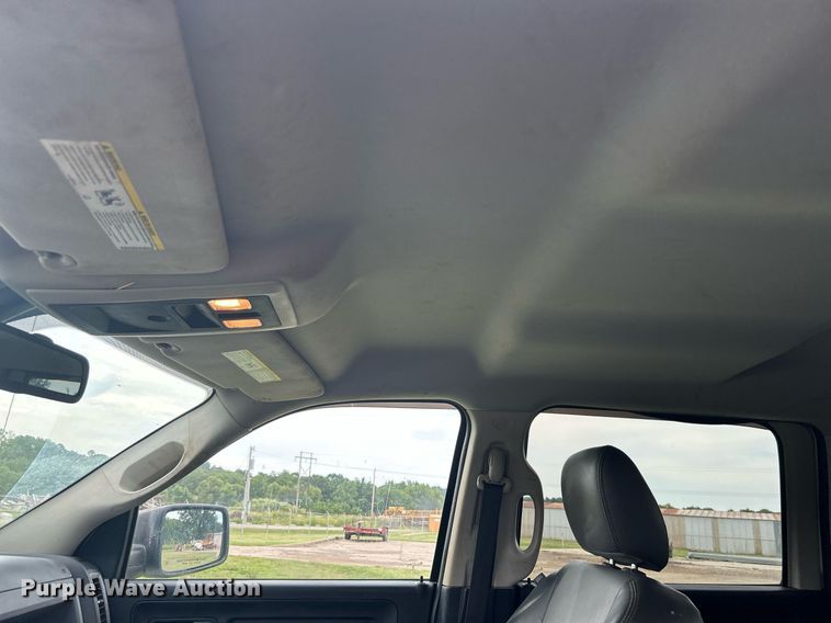 image for item DI7947 2015 Dodge Ram 2500  Crew Cab pickup truck