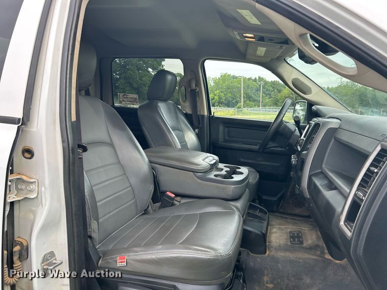 image for item DI7947 2015 Dodge Ram 2500  Crew Cab pickup truck