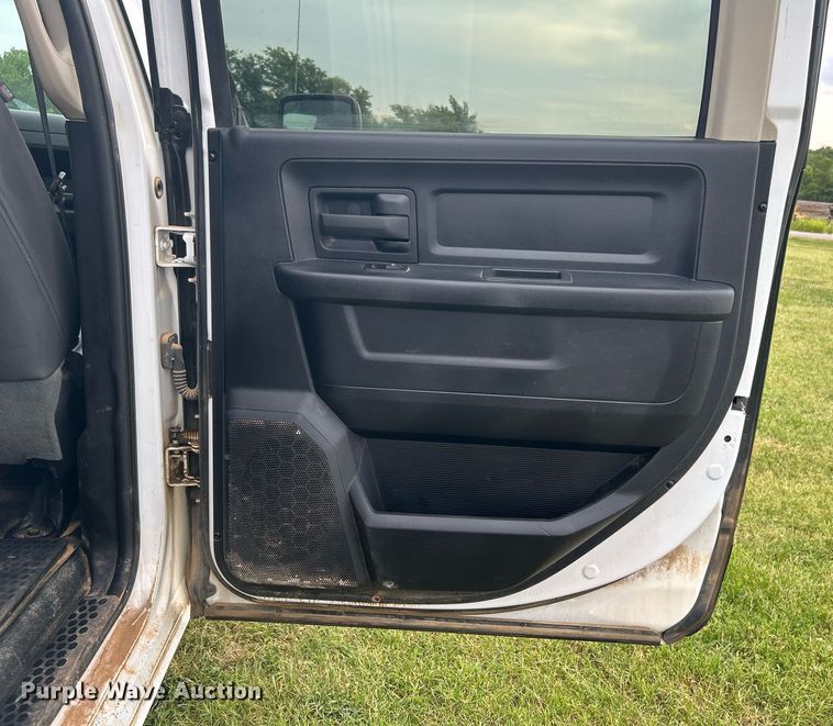 image for item DI7947 2015 Dodge Ram 2500  Crew Cab pickup truck