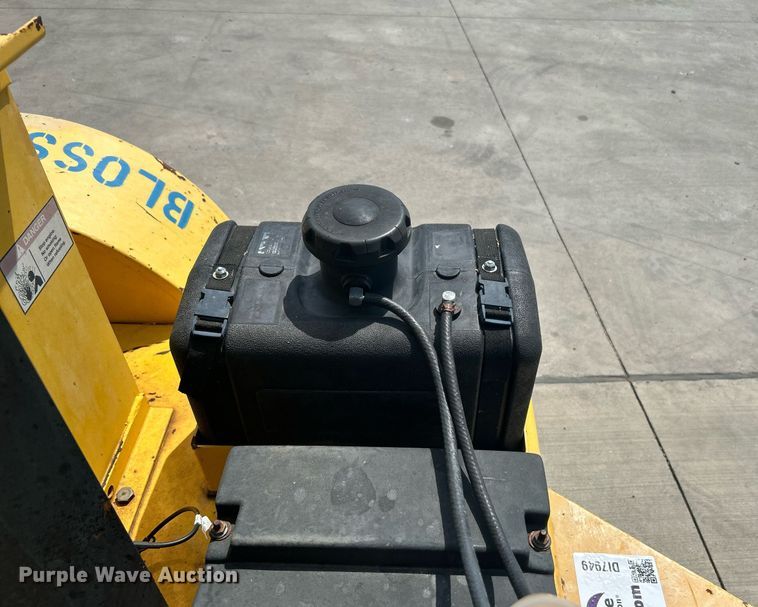 image for item DI7949 Powertek 731  wood chipper