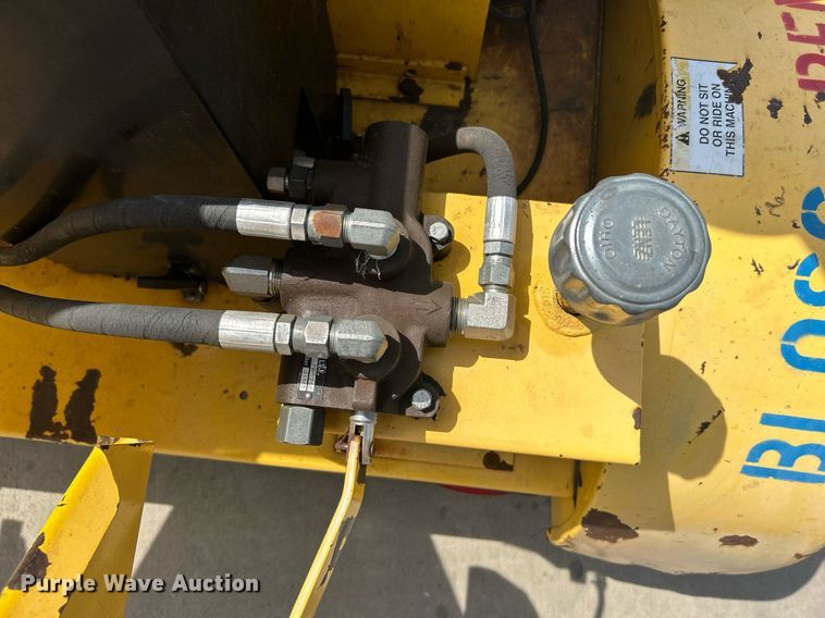 image for item DI7949 Powertek 731  wood chipper