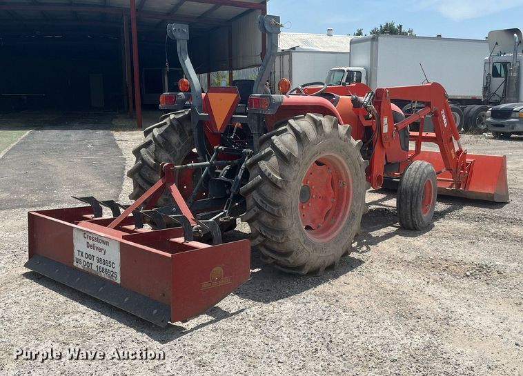 image for item DI8741 2011 Kubota MX4700  tractor