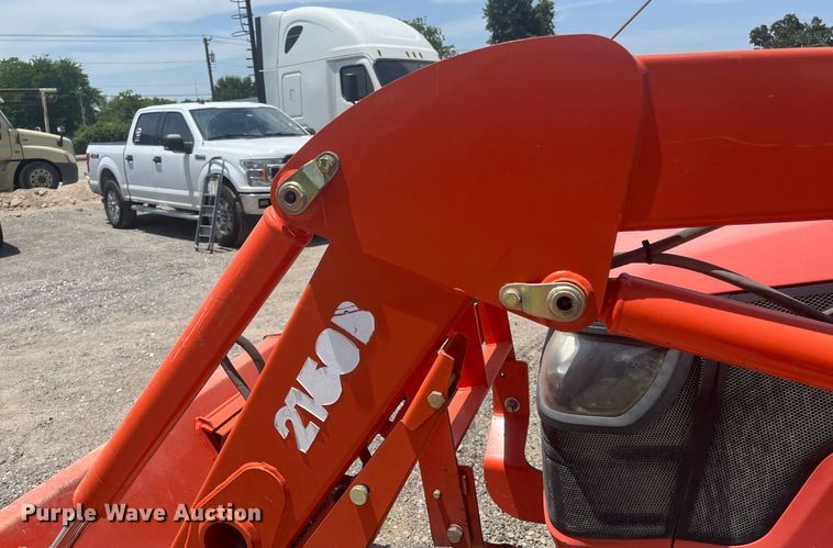 image for item DI8741 2011 Kubota MX4700  tractor