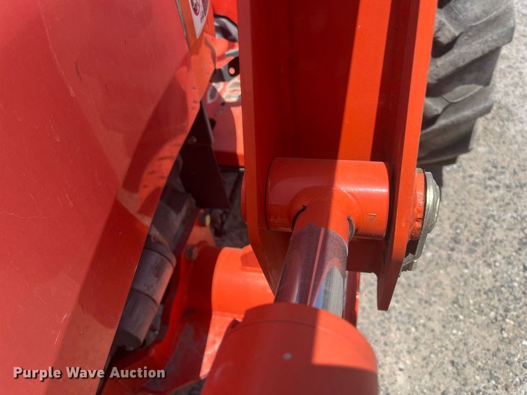 image for item DI8741 2011 Kubota MX4700  tractor