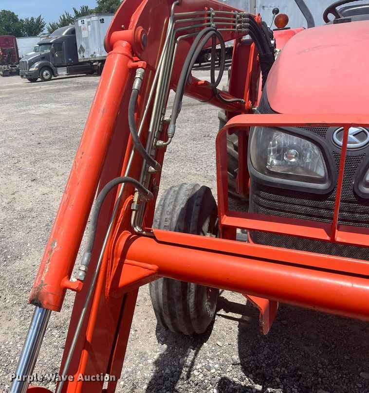 image for item DI8741 2011 Kubota MX4700  tractor