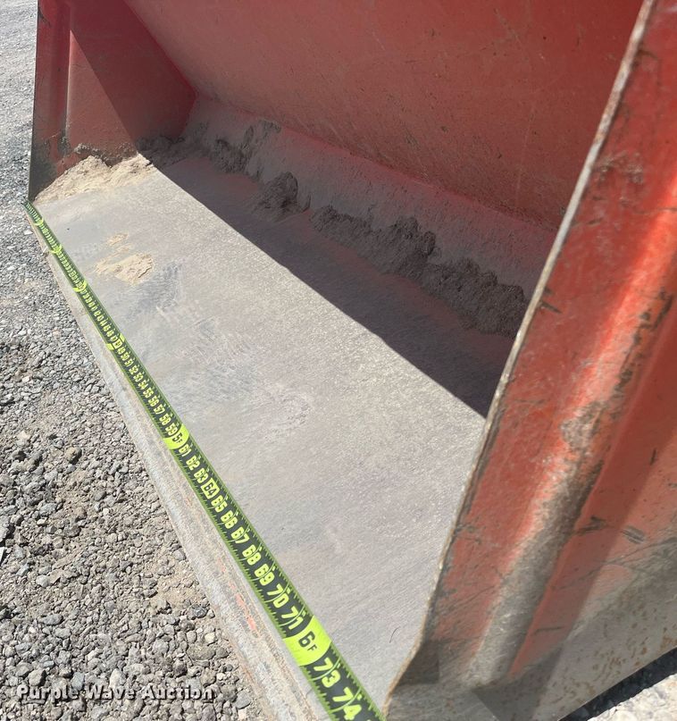 image for item DI8741 2011 Kubota MX4700  tractor