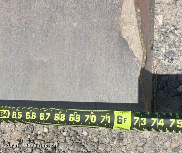 image for item DI8741 2011 Kubota MX4700  tractor