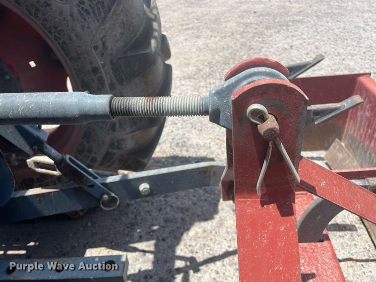 image for item DI8741 2011 Kubota MX4700  tractor