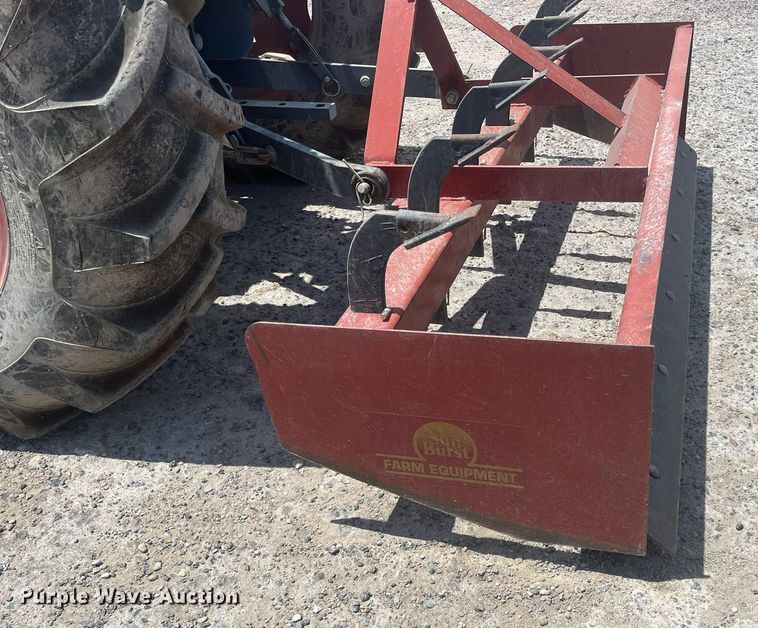 image for item DI8741 2011 Kubota MX4700  tractor