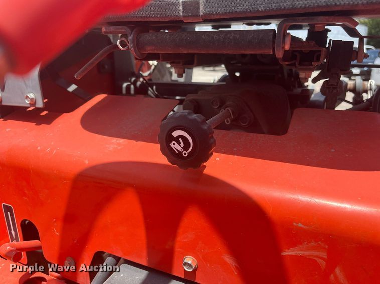 image for item DI8741 2011 Kubota MX4700  tractor